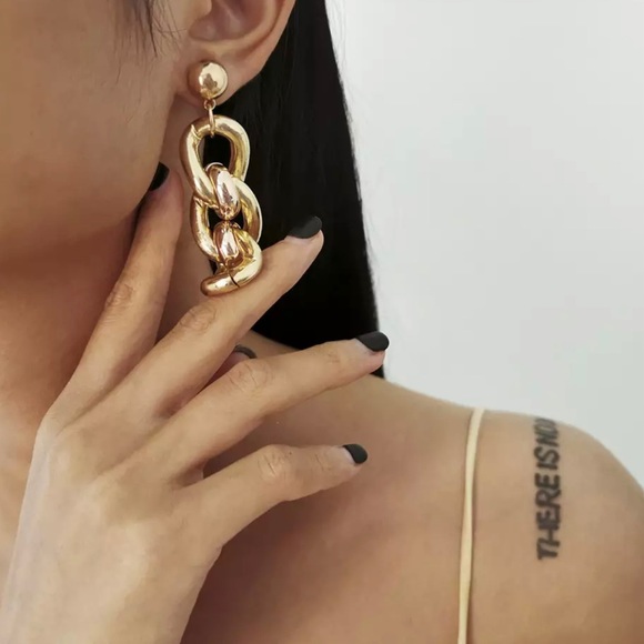 Gold Geometric Chain Drop Earrings - Picture 3 of 6